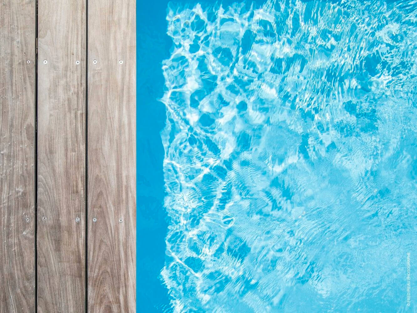 Bout de piscine traitée avec procédé de traitement de l'eau au sel